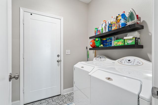 10 Lucky Lane, Mary Esther, FL 32569