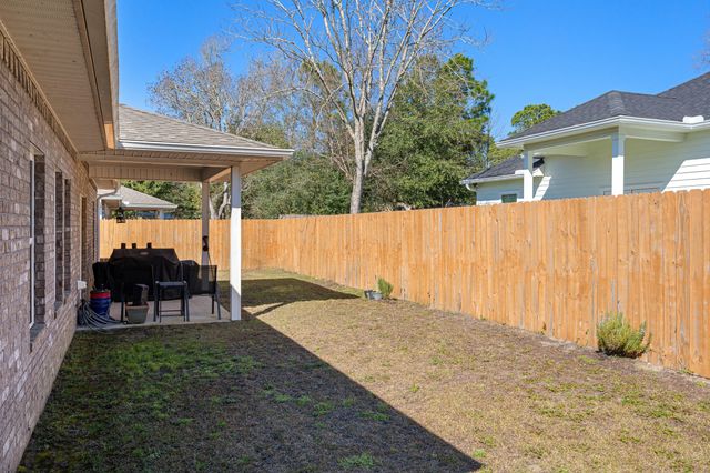 10 Lucky Lane, Mary Esther, FL 32569