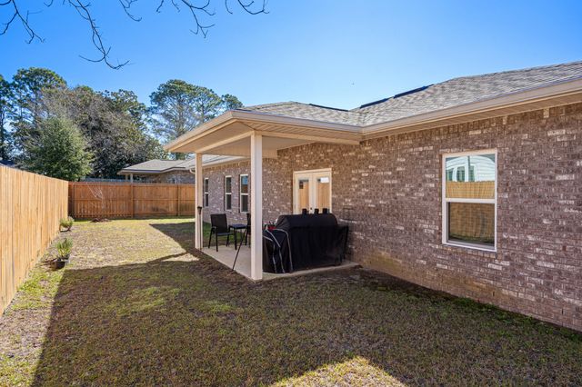 10 Lucky Lane, Mary Esther, FL 32569