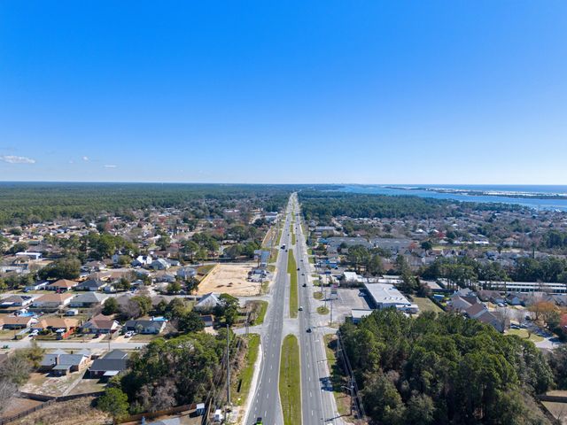 10 Lucky Lane, Mary Esther, FL 32569