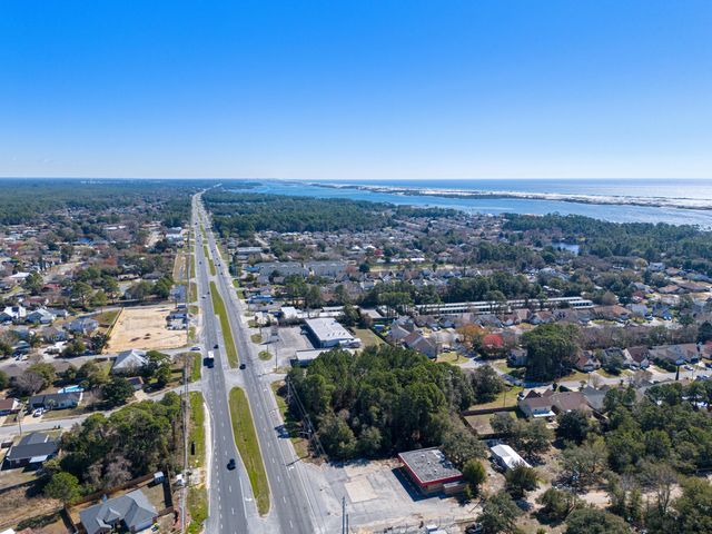 10 Lucky Lane, Mary Esther, FL 32569