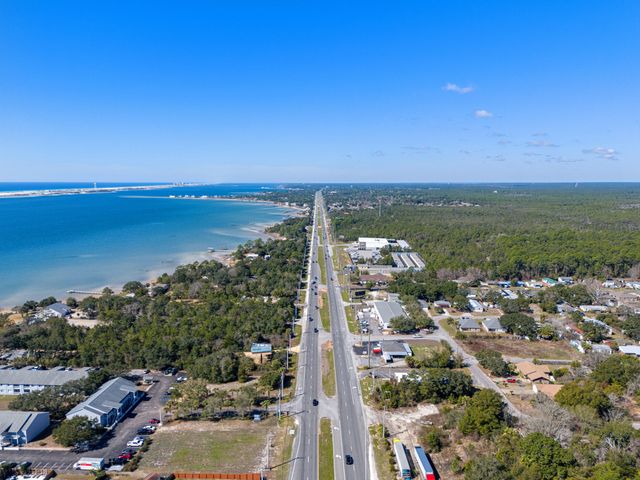 10 Lucky Lane, Mary Esther, FL 32569