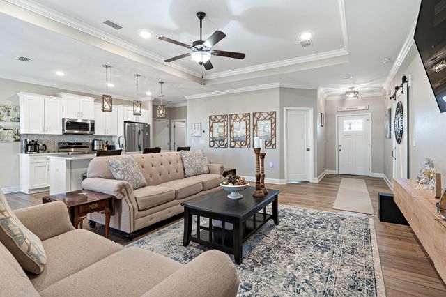 10 Lucky Lane, Mary Esther, FL 32569