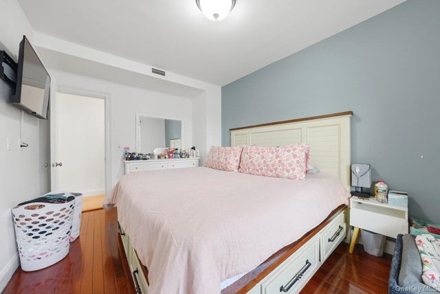 164 aka 166 Crescent Place, Yonkers, NY 10704