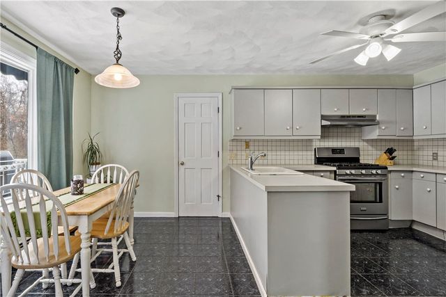 32 Starr Drive W, Narragansett, RI 02882