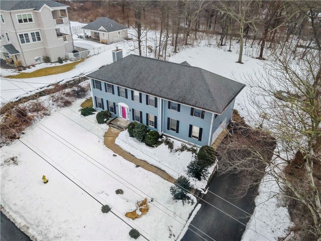 32 Starr Drive W, Narragansett, RI 02882