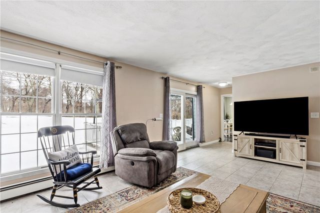 32 Starr Drive W, Narragansett, RI 02882