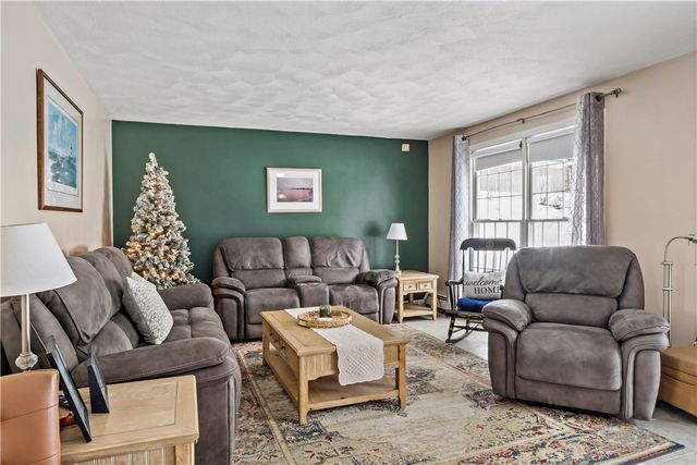 32 Starr Drive W, Narragansett, RI 02882