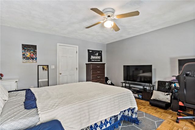 32 Starr Drive W, Narragansett, RI 02882