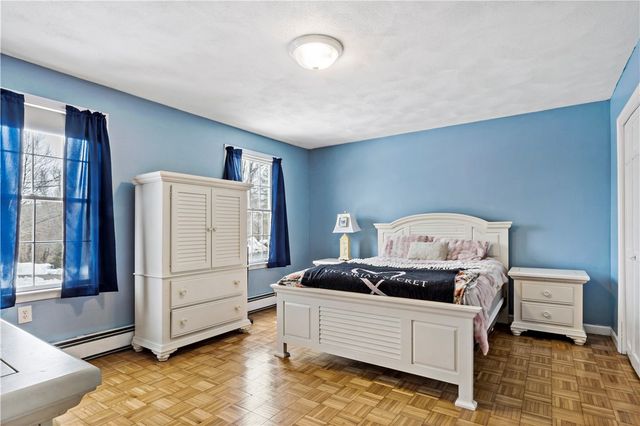 32 Starr Drive W, Narragansett, RI 02882