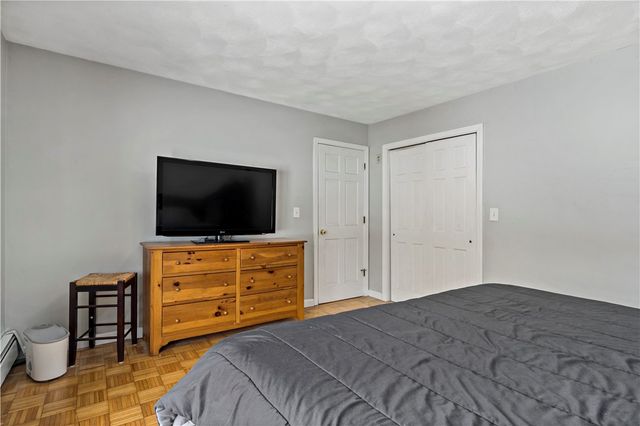 32 Starr Drive W, Narragansett, RI 02882