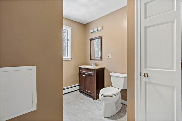 32 Starr Drive W, Narragansett, RI 02882