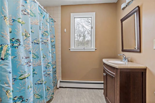 32 Starr Drive W, Narragansett, RI 02882