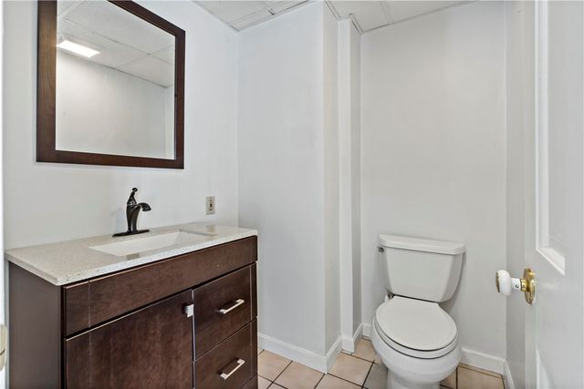 32 Starr Drive W, Narragansett, RI 02882