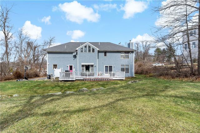 32 Starr Drive W, Narragansett, RI 02882