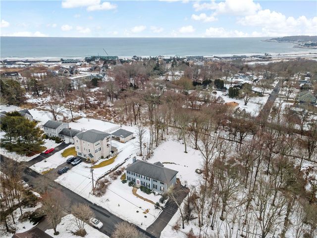 32 Starr Drive W, Narragansett, RI 02882