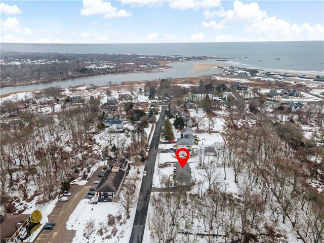 32 Starr Drive W, Narragansett, RI 02882