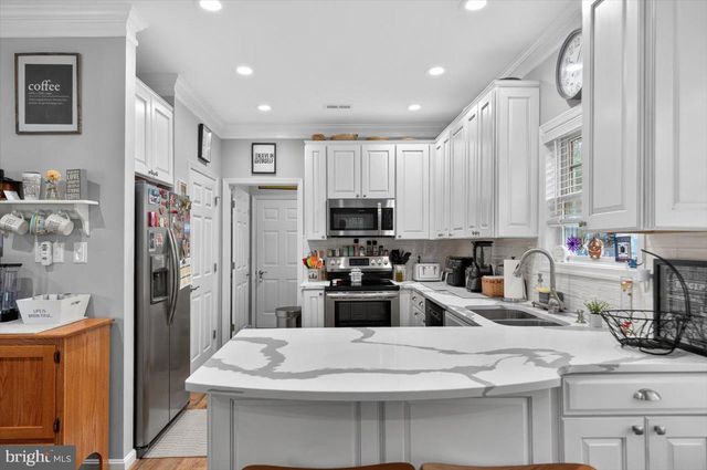 1222 WHITE ROCK CT, Woodstock, VA 22664