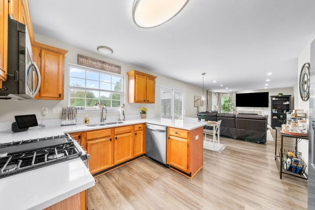 609 Plymouth Court, Oswego, IL 60543