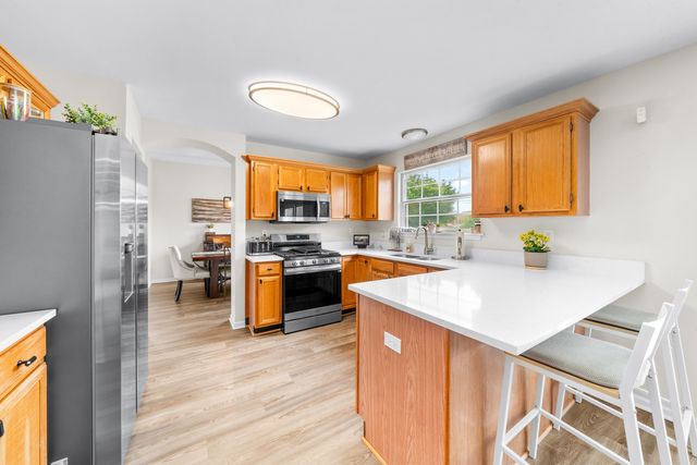 609 Plymouth Court, Oswego, IL 60543