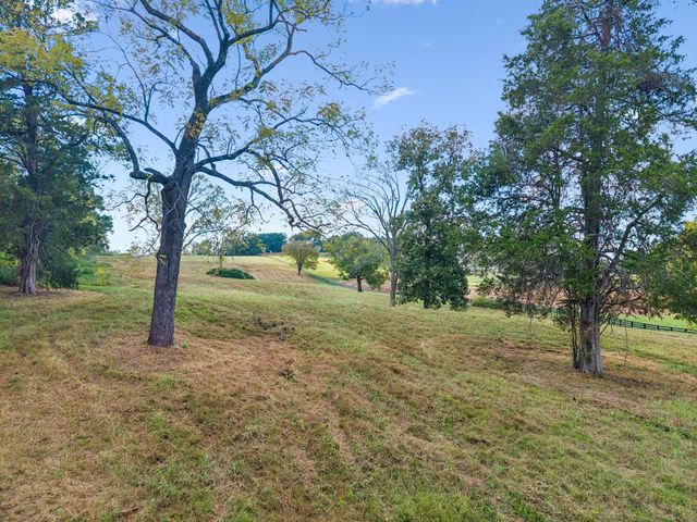 1025 Tulloss Rd, Franklin, TN 37067