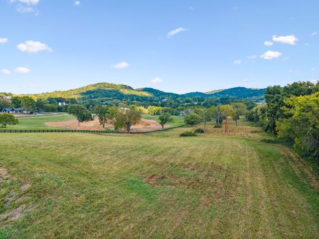 1025 Tulloss Rd, Franklin, TN 37067