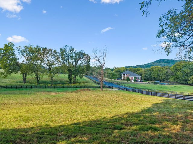 1025 Tulloss Rd, Franklin, TN 37067