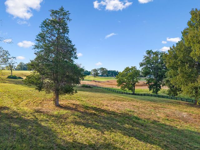 1025 Tulloss Rd, Franklin, TN 37067