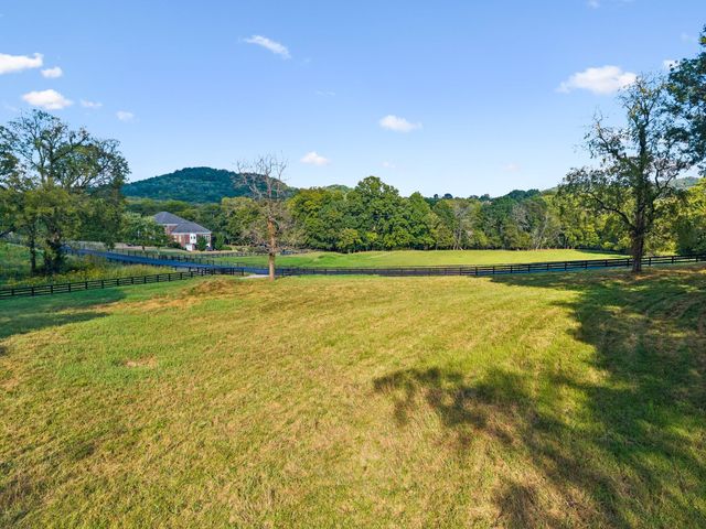 1025 Tulloss Rd, Franklin, TN 37067