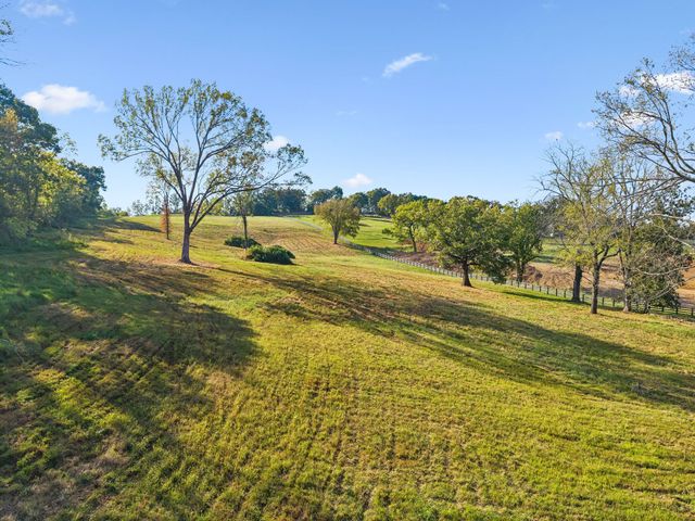 1025 Tulloss Rd, Franklin, TN 37067