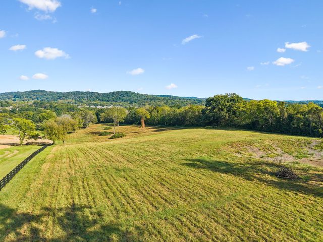 1025 Tulloss Rd, Franklin, TN 37067