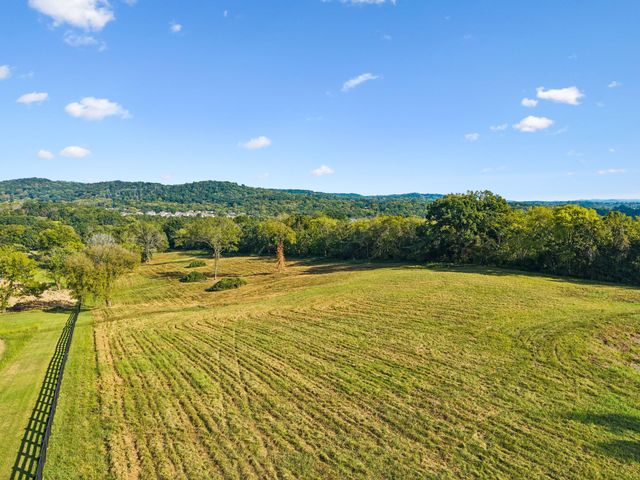 1025 Tulloss Rd, Franklin, TN 37067
