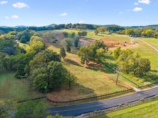 1025 Tulloss Rd, Franklin, TN 37067