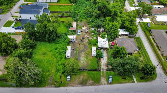 4331 Denmark Street, Houston, TX 77016