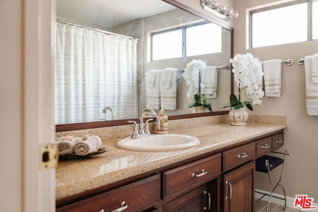 4837 Round Top Drive, Los Angeles, CA 90065