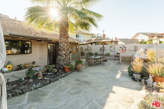 4837 Round Top Drive, Los Angeles, CA 90065