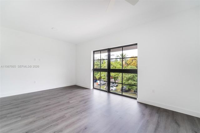 1165 NW 8th Ave 101, Miami, FL 33136