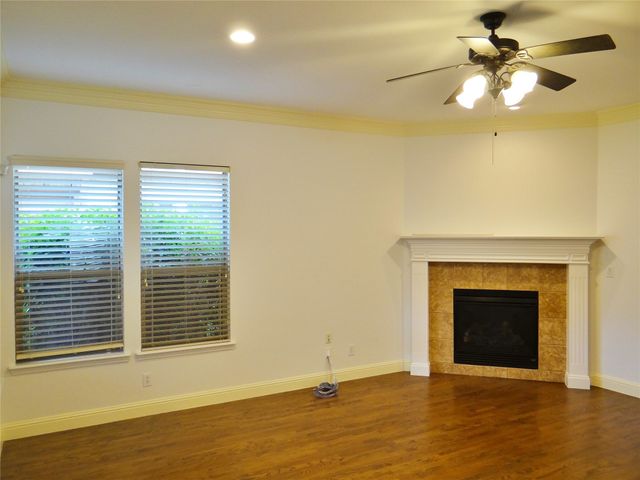 831 San Clemente, Irving, TX 75039