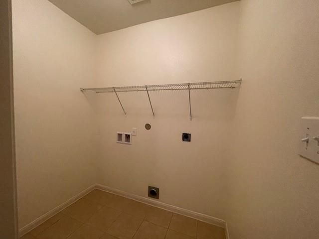 8739 Leclaire Meadow Drive, Humble, TX 77338