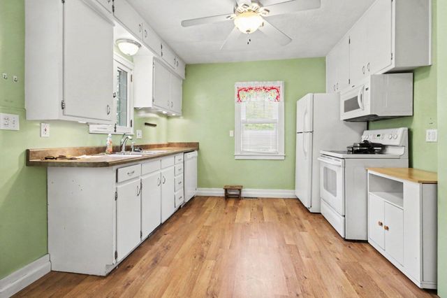 35229 Atlas Street, Romulus, MI 48174