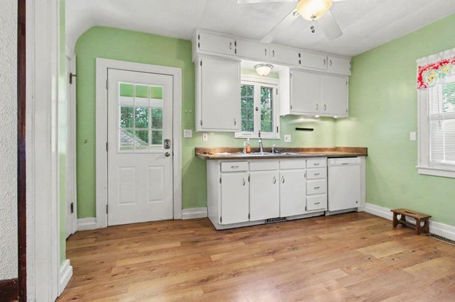 35229 Atlas Street, Romulus, MI 48174