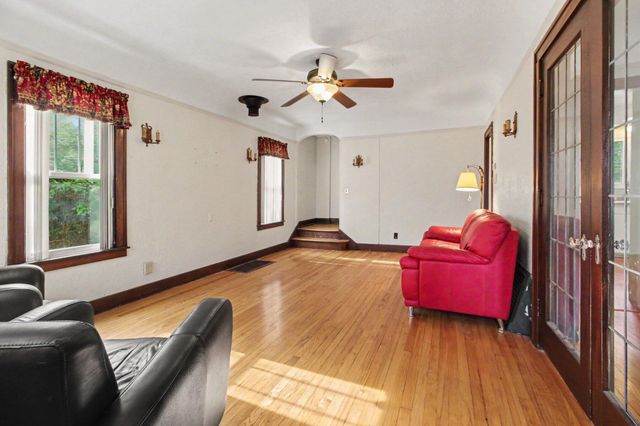 35229 Atlas Street, Romulus, MI 48174