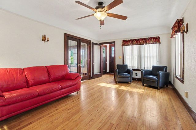 35229 Atlas Street, Romulus, MI 48174