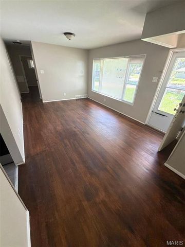 10132 Tamworth Drive, Dellwood, MO 63136