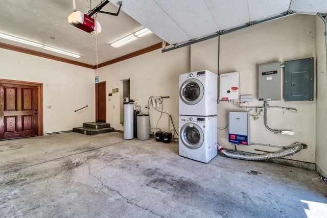 683 Stewart Rd, Yuba City, CA 95991