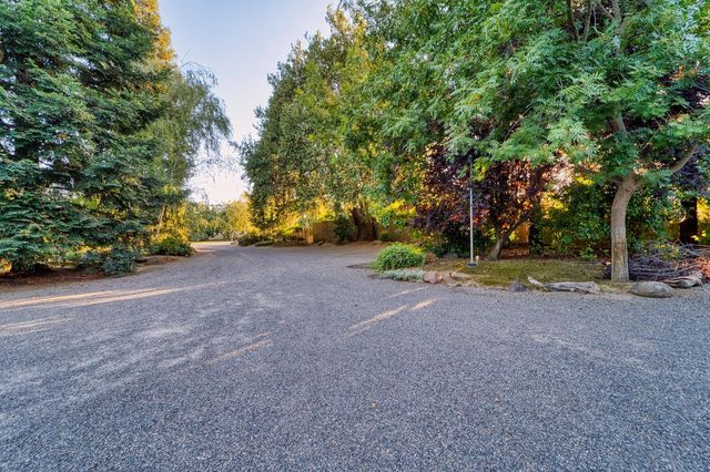 683 Stewart Rd, Yuba City, CA 95991