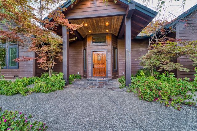 683 Stewart Rd, Yuba City, CA 95991