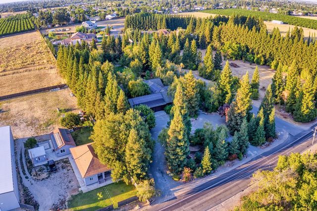 683 Stewart Rd, Yuba City, CA 95991