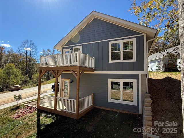 1006 Padgett Place, Black Mountain, NC 28711