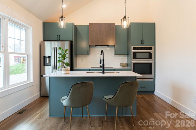 1006 Padgett Place, Black Mountain, NC 28711